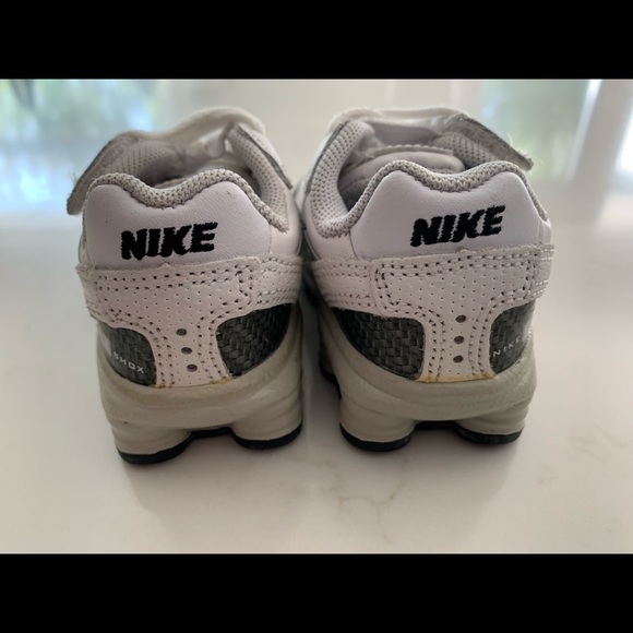 Nike shox
C3 
Elastic laces/Velcro entry - Picture 3 of 5